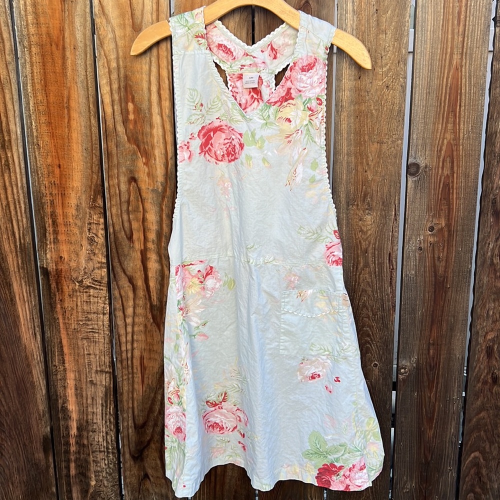 Taylor linens aprons 😍 floral print cotton.
